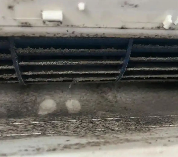 鼓楼空调吹的风有股烧焦味是怎么回事